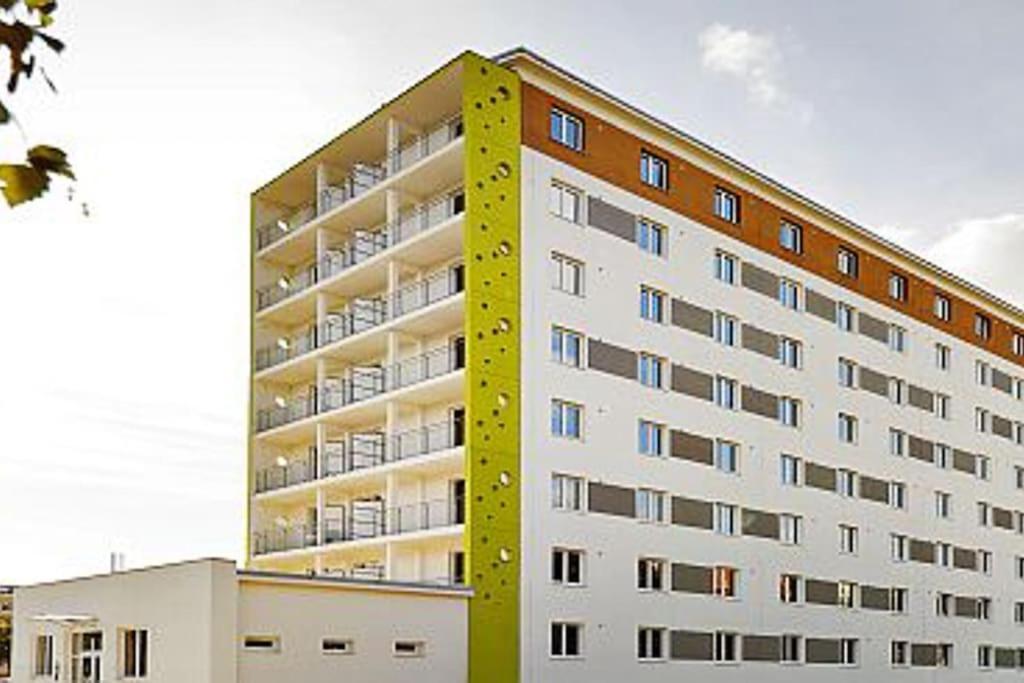 Moderny Apartman S Parkovanim Bratislava Exterior foto